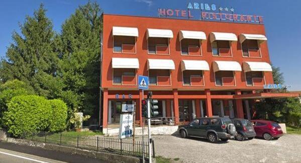 Отель Aries Леза Экстерьер фото